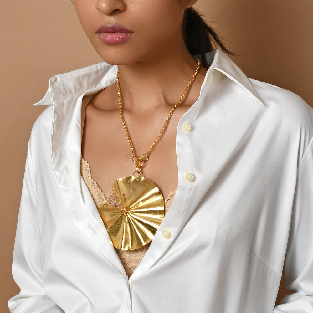 Gold Plated Abstract Pattern Pendant Necklace