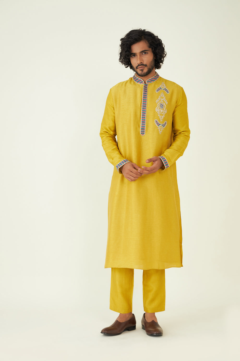 Ayaan Embroidered Kurta Set