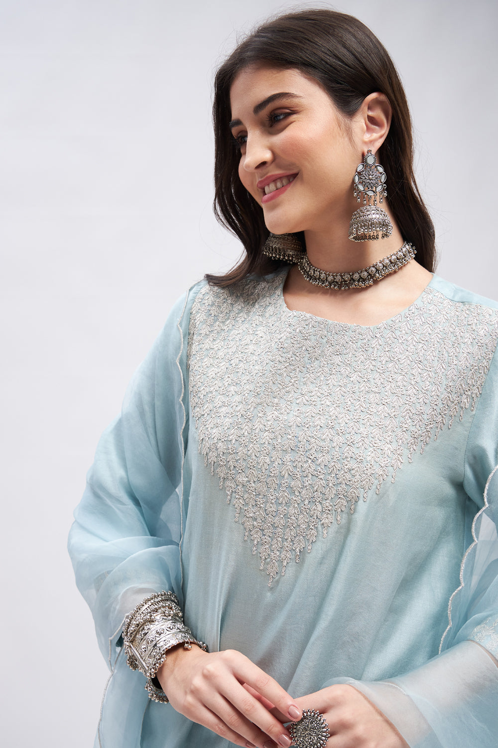 Zari Embroidered Kurta & Pant Set