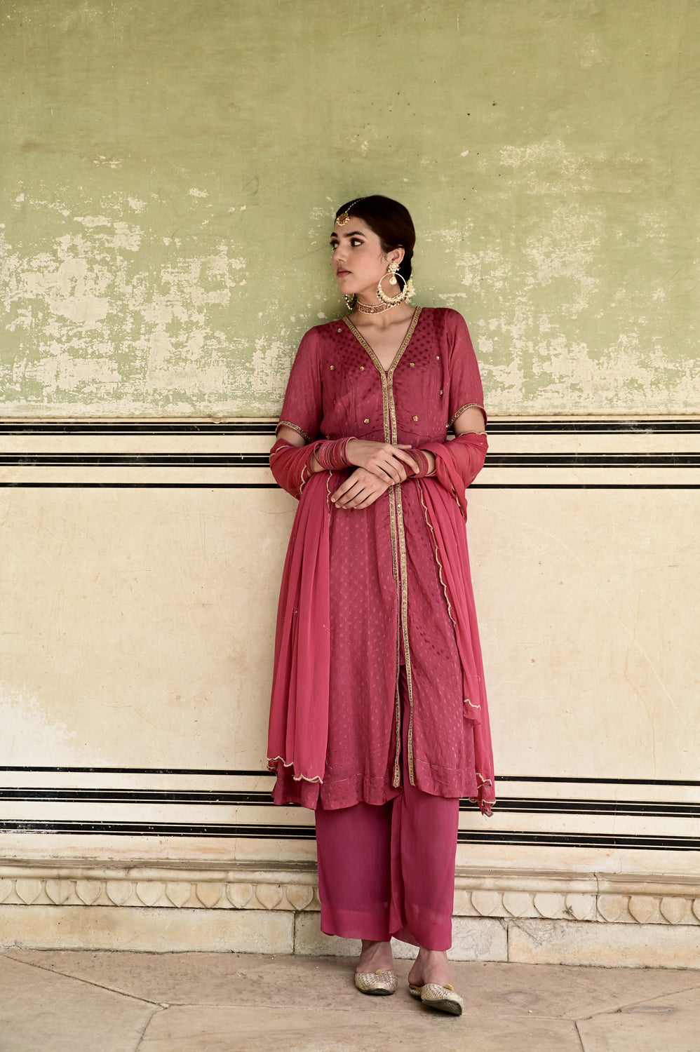 Surkh Dotted Crepe Kurta Set