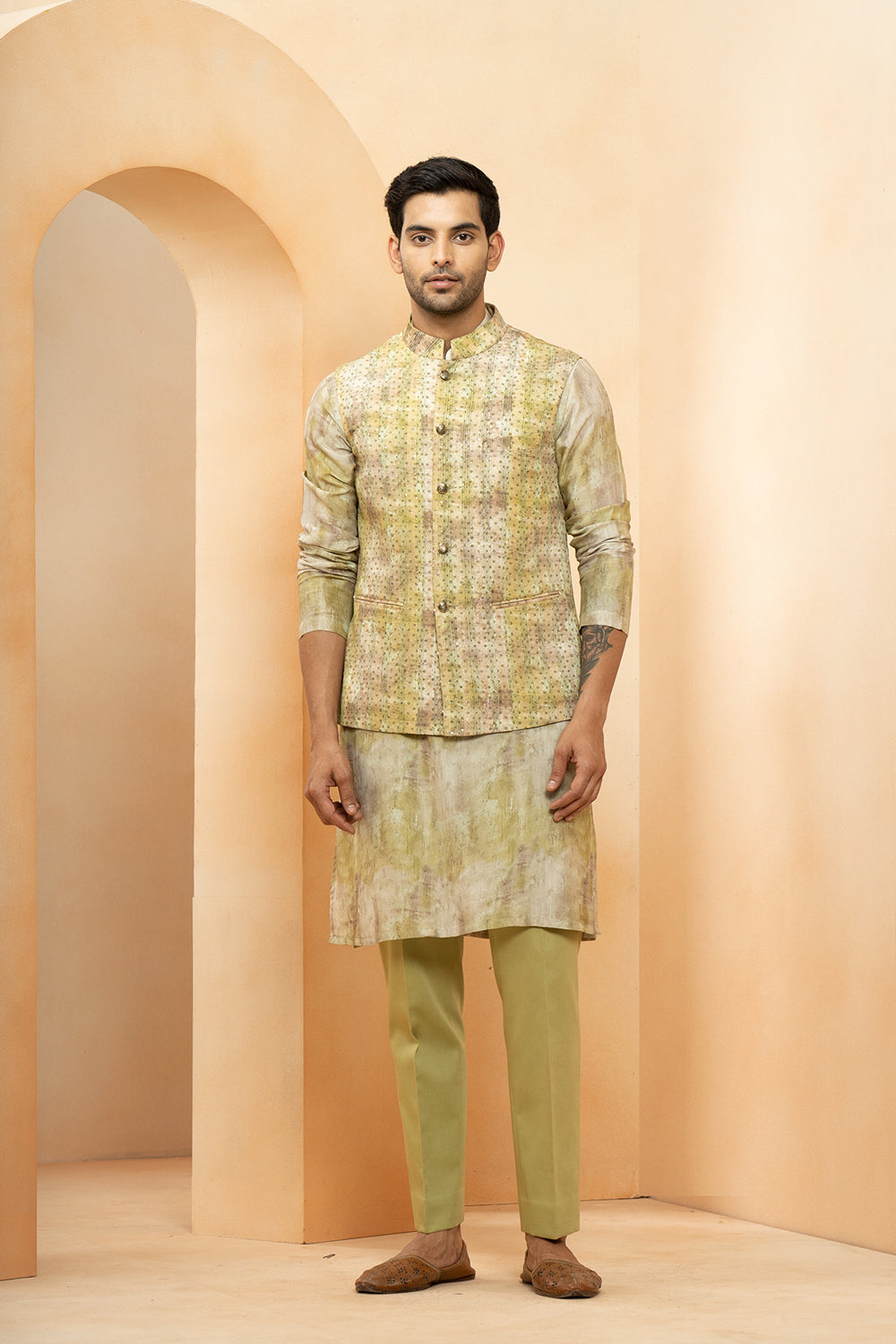 Green Chanderi Bandhani Pattern Bundi Kurta Set For Men