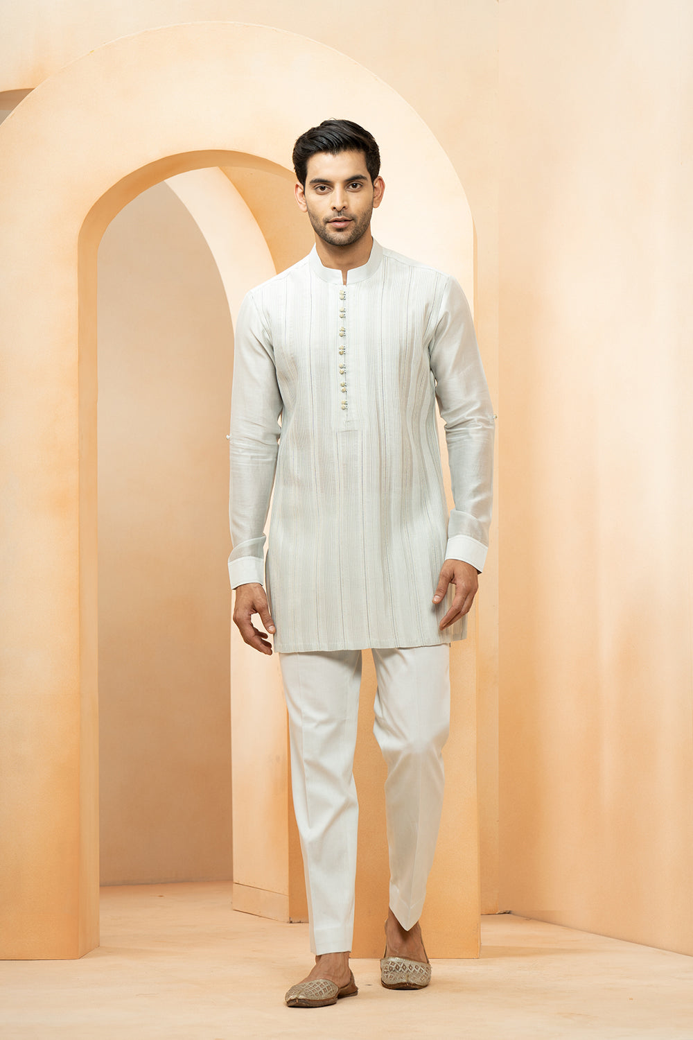 Grey Chanderi Pintuck Short Kurta With Pyjama Pant For Men