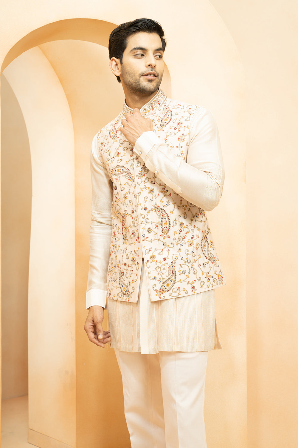 Pink Paisley Embroidered Bundi Kurta Set For Men