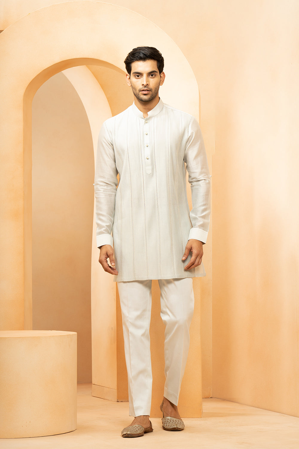 Grey Chanderi Pintuck Short Kurta With Pyjama Pant For Men