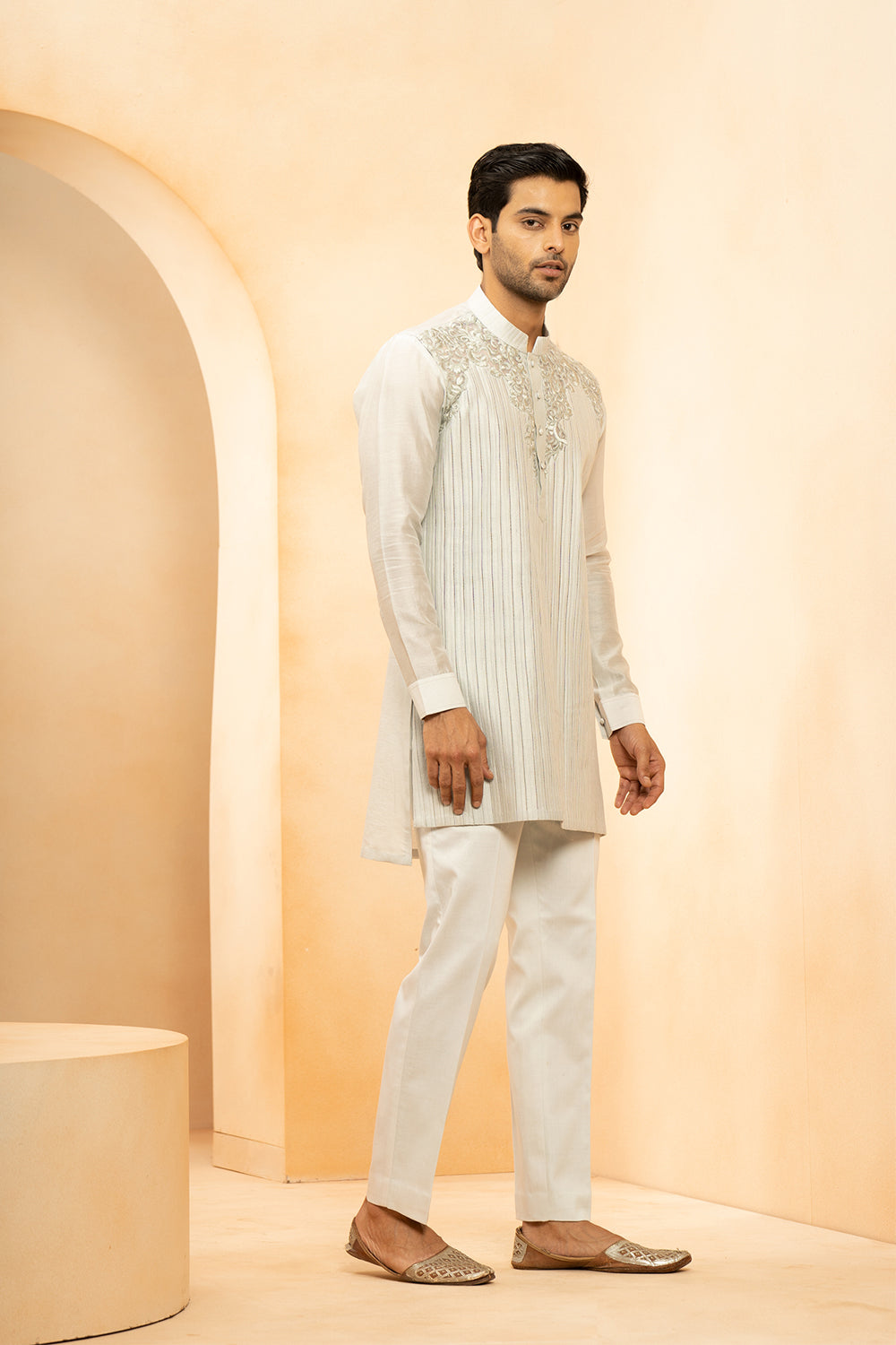 Grey Chanderi Floral Placement Embroidered Kurta With Pyjama Pant For Men