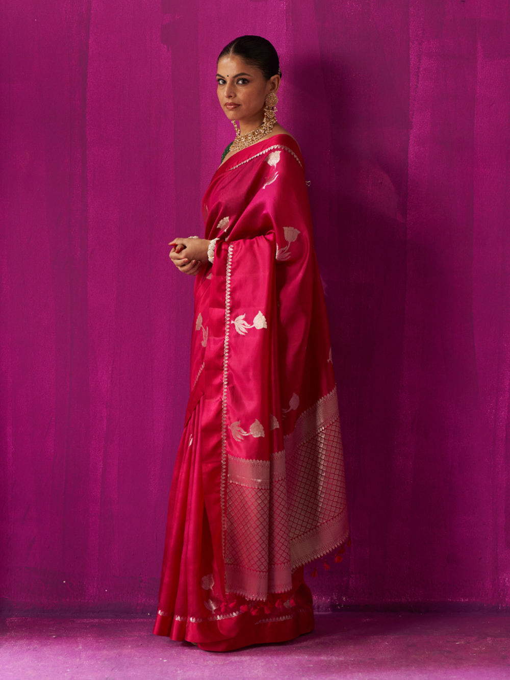 Magenta Floral Motif & Jaal Pallu Saree