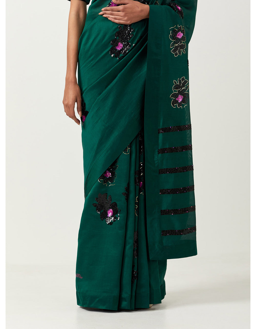 Embroidered Floral Chameli Saree With Blouse