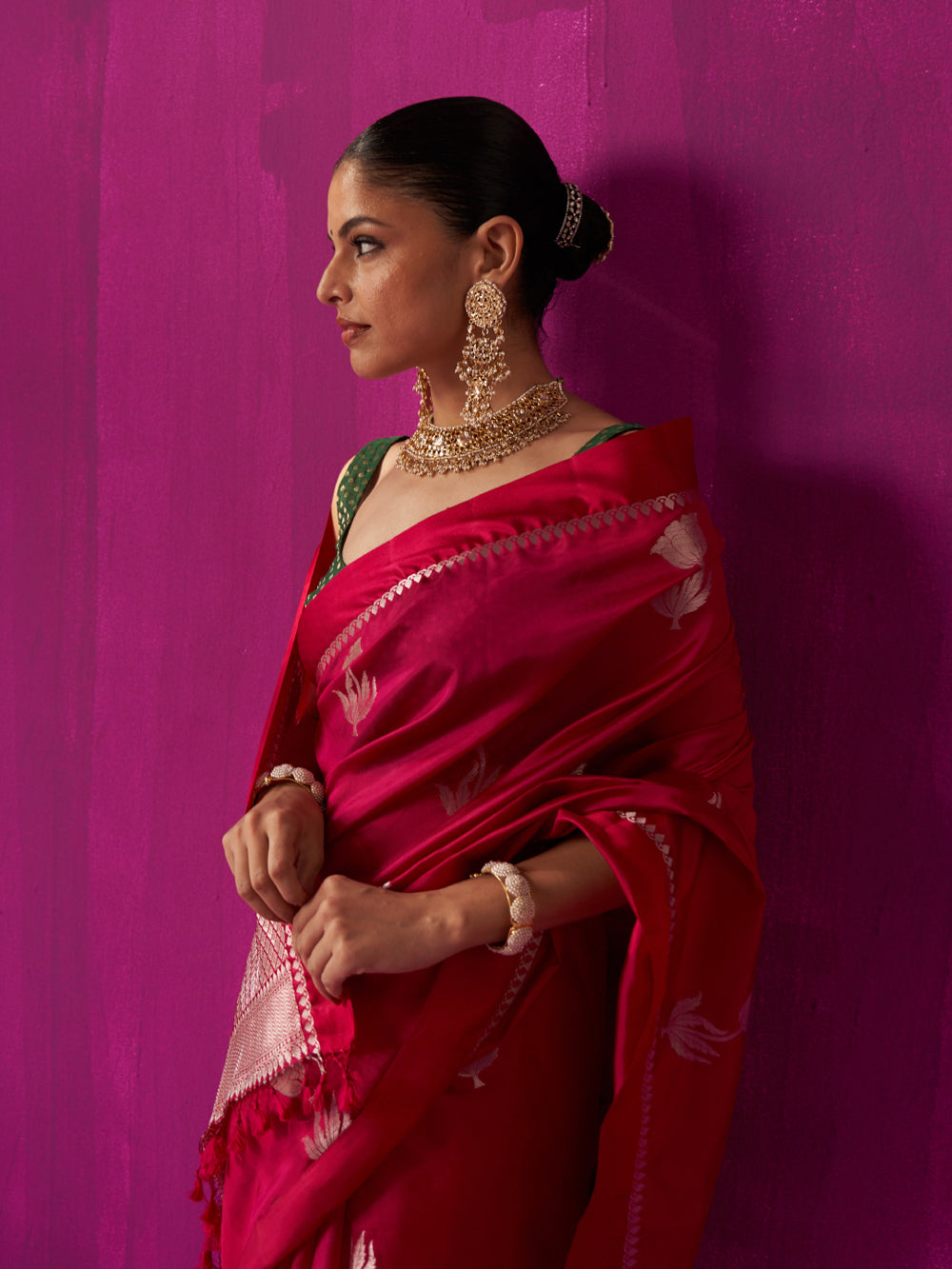 Magenta Floral Motif & Jaal Pallu Saree