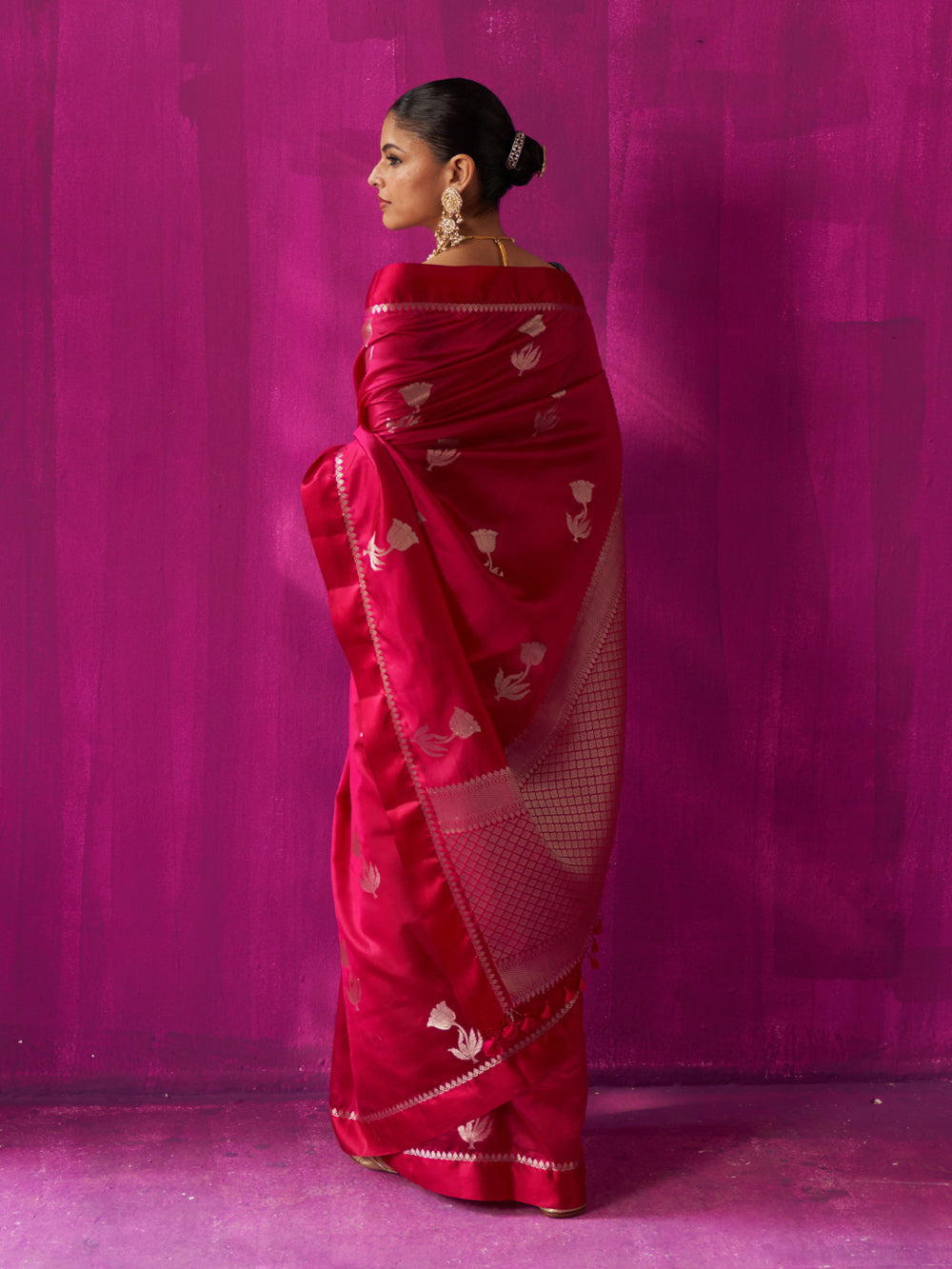 Magenta Floral Motif & Jaal Pallu Saree