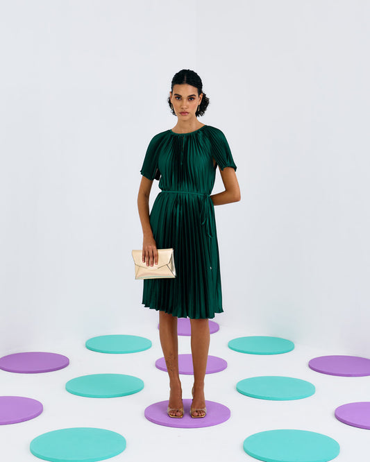 Green Short Sleeves Pleated Midi Dress