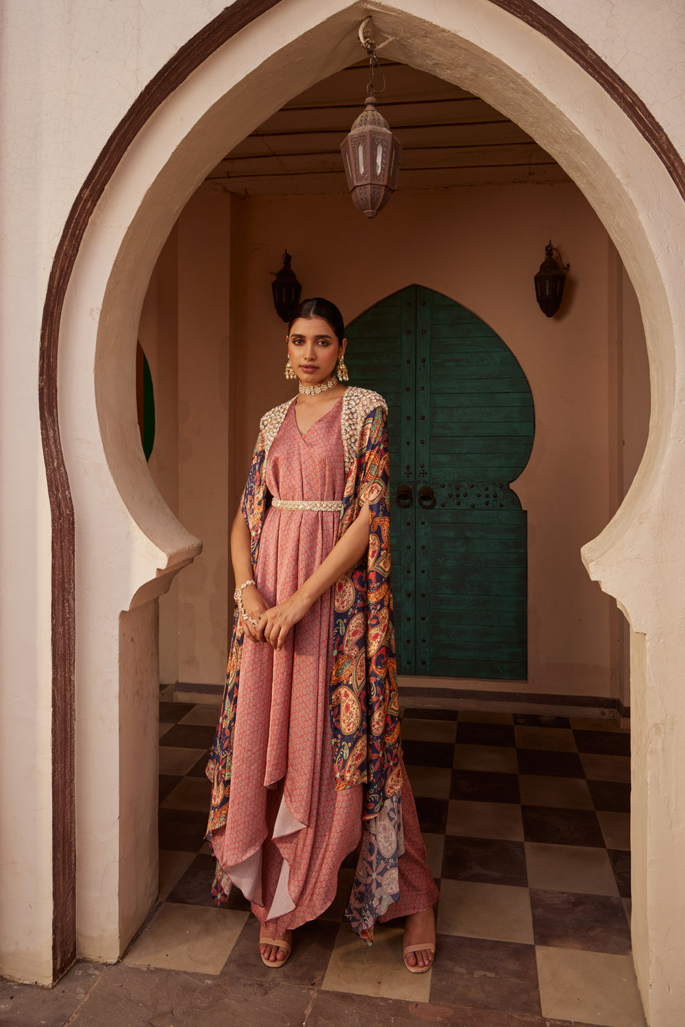 Pink Lining Shantoon Printed Floral Butta Draped Set With Cape For Women