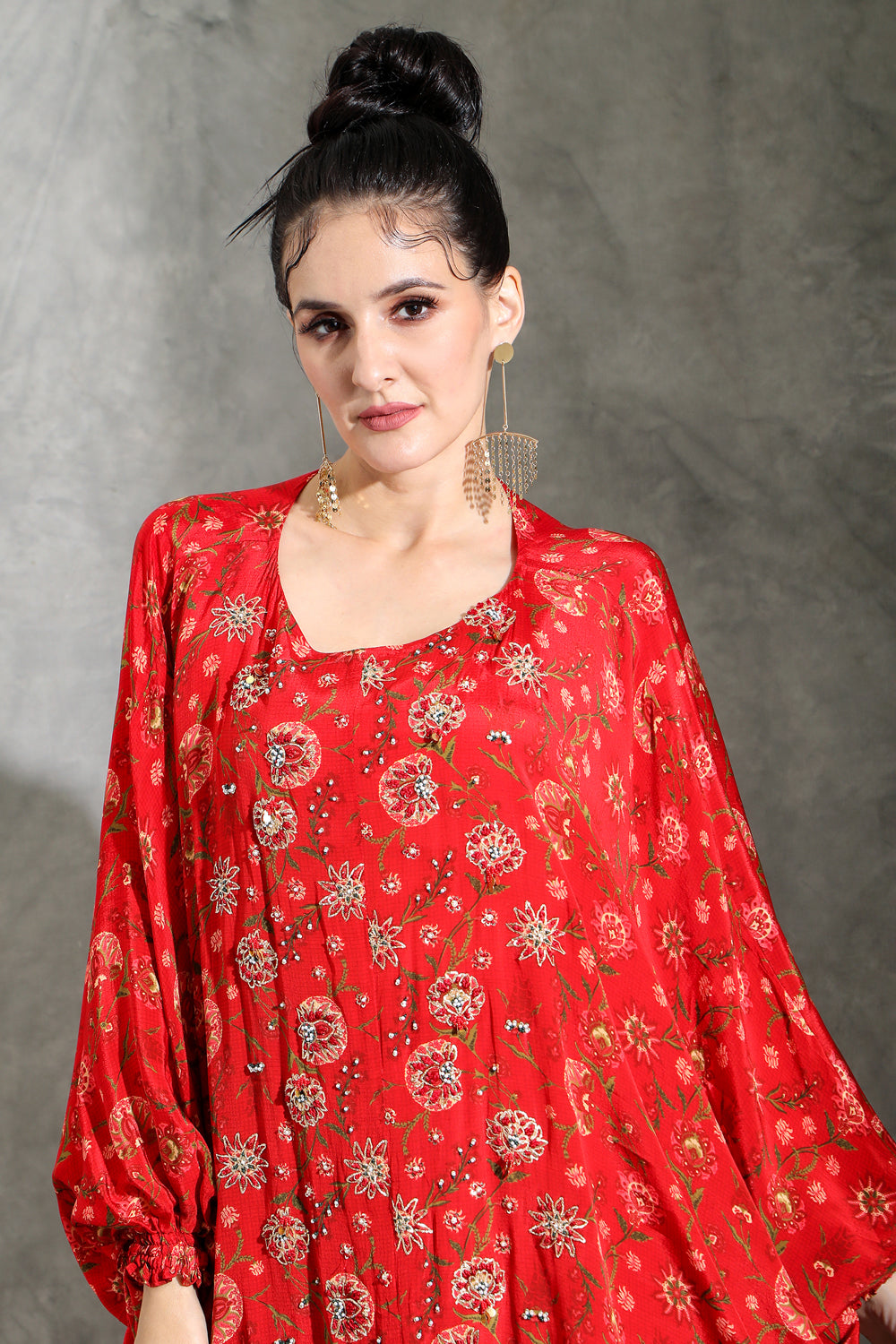 Kaftan Kurta Set Paired With Pull Out Pants