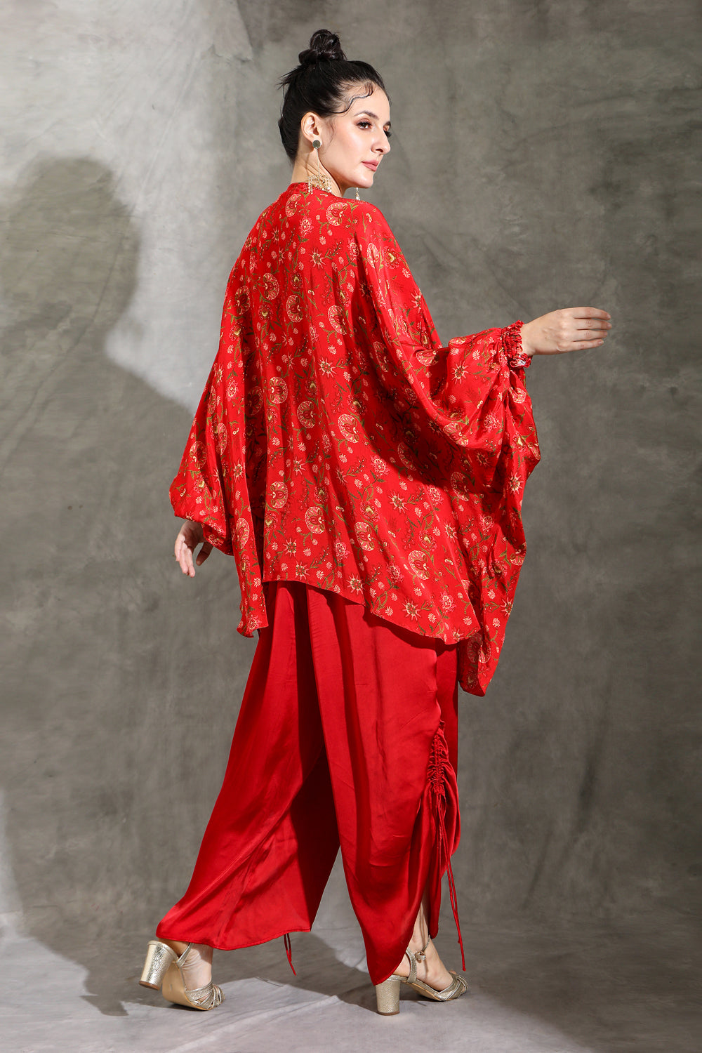 Kaftan Kurta Set Paired With Pull Out Pants