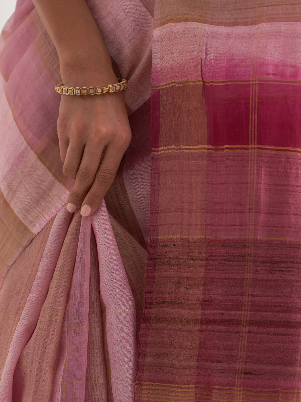 Vertical Pink & Golden Stripes Saree