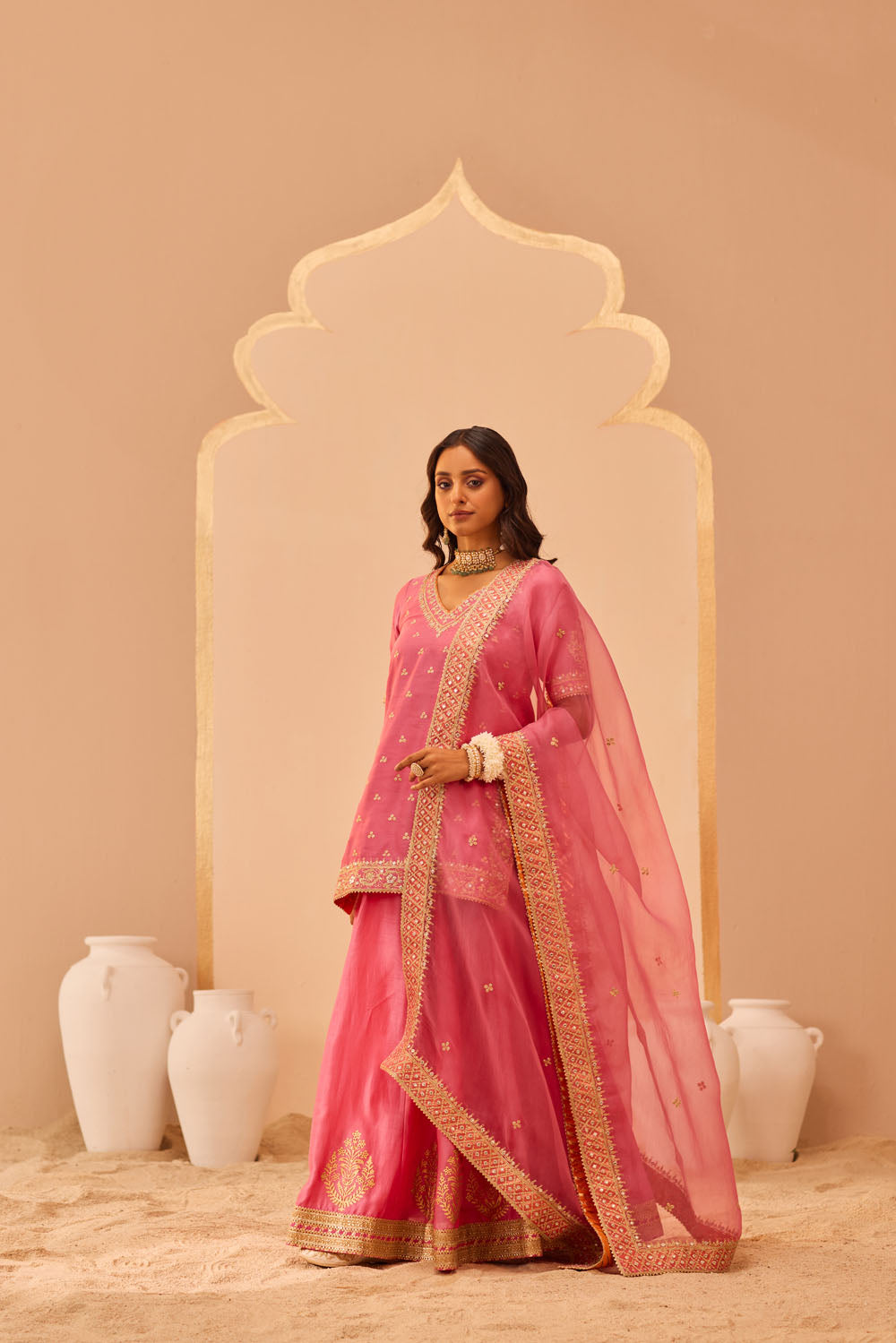 Magenta pink velvet kurta lehenga set – Gulbyaishwarya